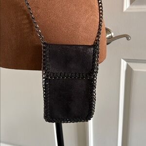 Stylish Black Crossbody Bag with Chain Strap - new condition!